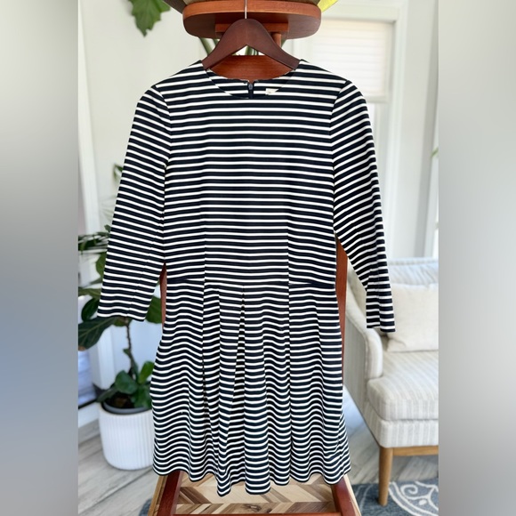 GAP Women's Striped Fit and Flare Long Sleeve Dress - size 6 - Picture 2 of 7